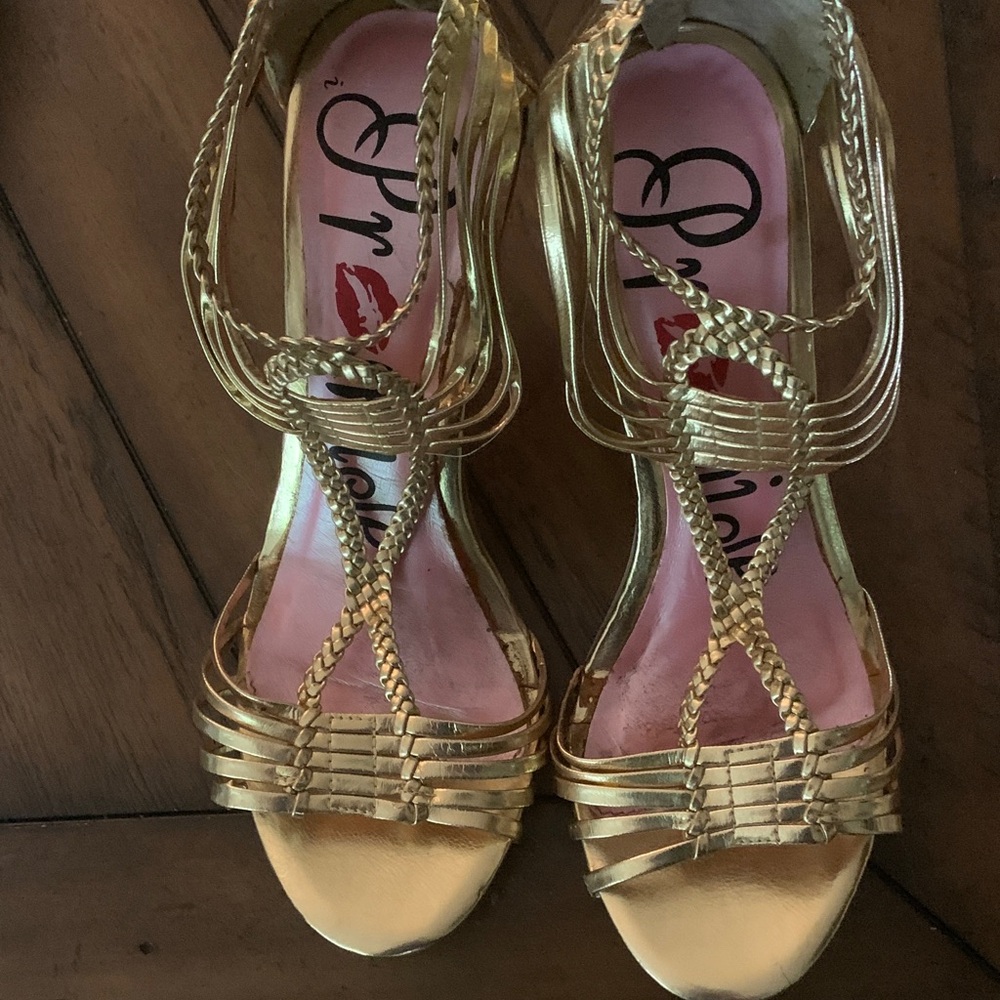 Promise Women's Shiny Gold Braided Sandals